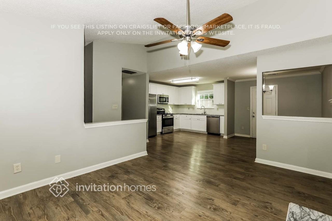 81 Hampton Oaks Dr - Photo 4 of 18