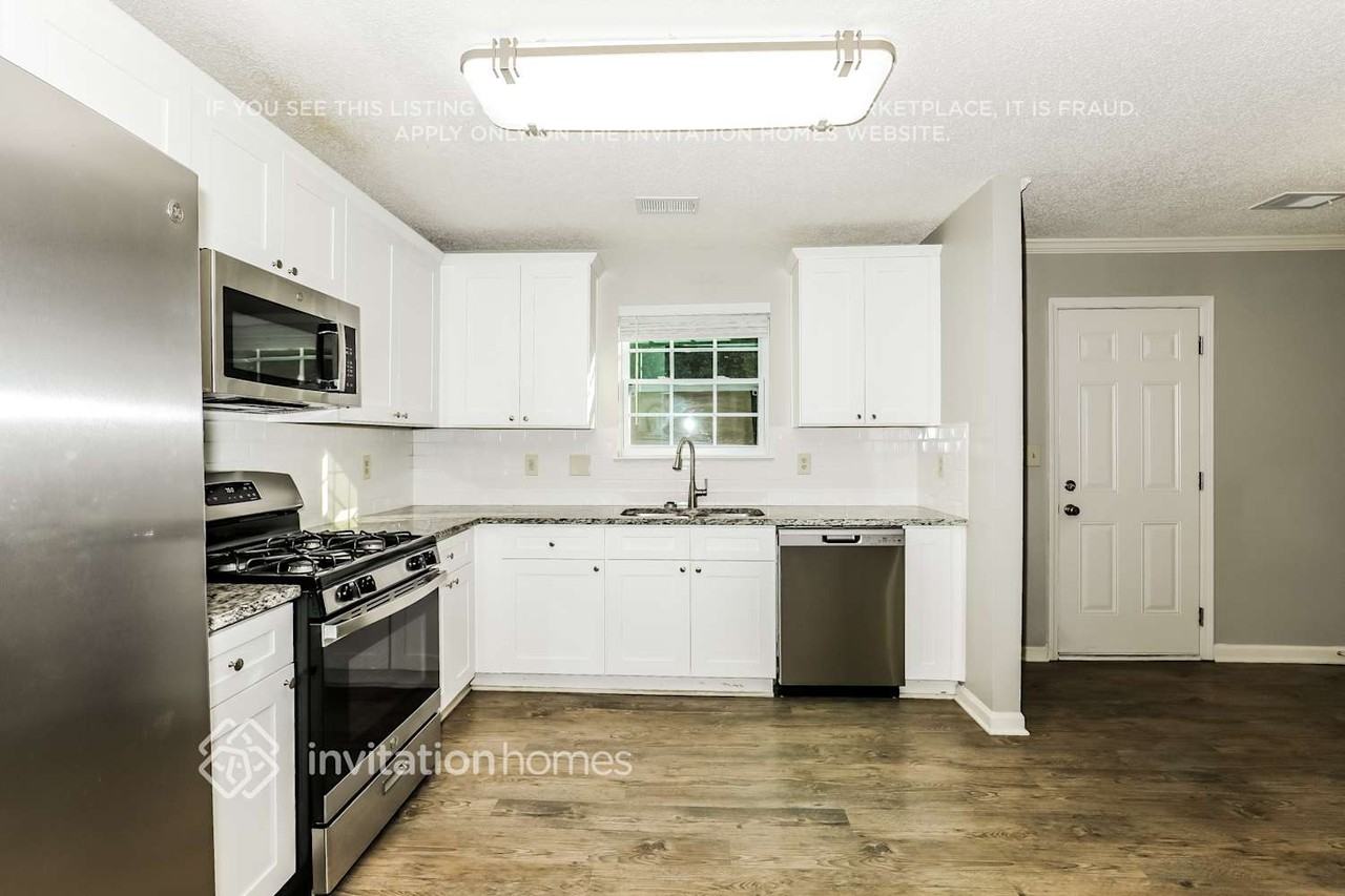 81 Hampton Oaks Dr - Photo 7 of 18