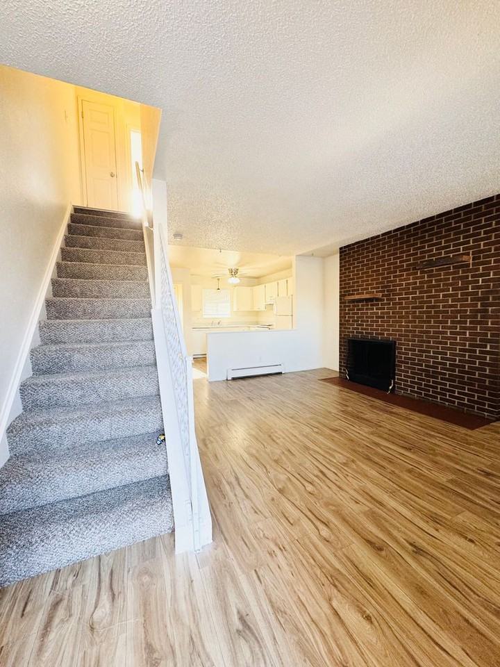 1738 E 16th St - Photo 7 of 14