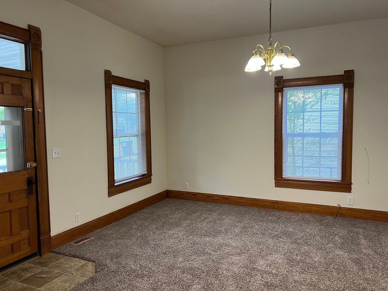 1444 N Texas Ave - Photo 2 of 12