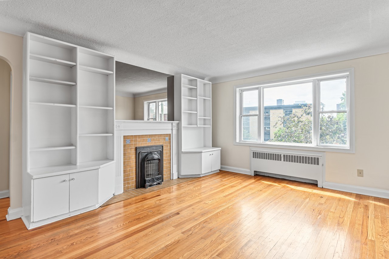 371 Churchill Avenue North - Photo 2 of 10