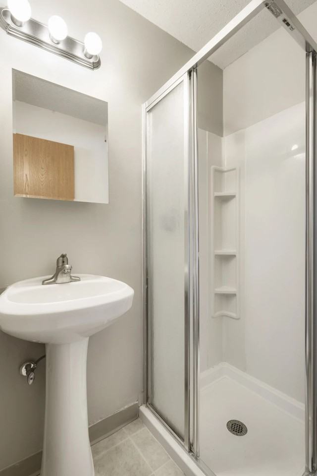 Medicine Lake Apartments - Photo 6 of 50