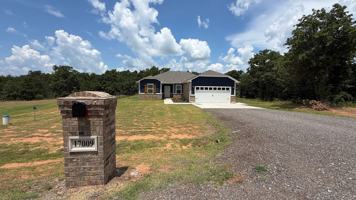 featured image of 17009 Oakridge Cir