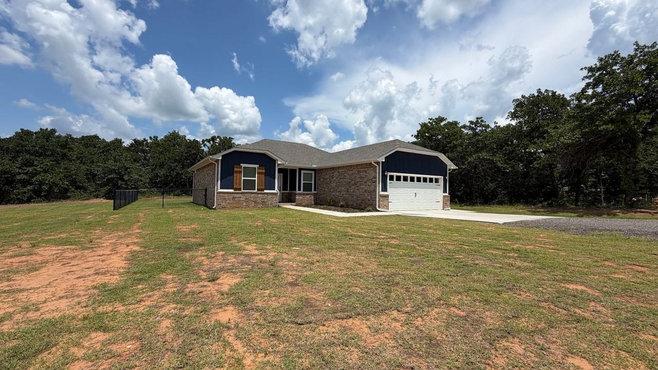 17009 Oakridge Cir - Photo 3 of 24