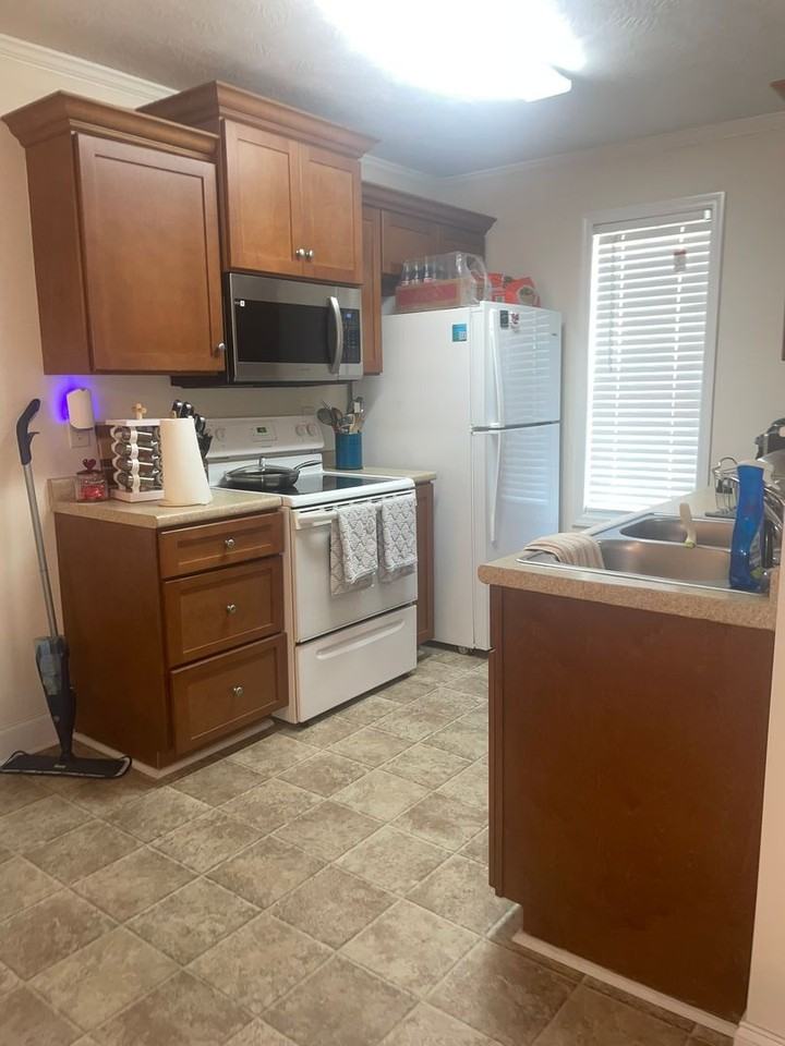 2198 Brechin 2198 - Photo 2 of 22