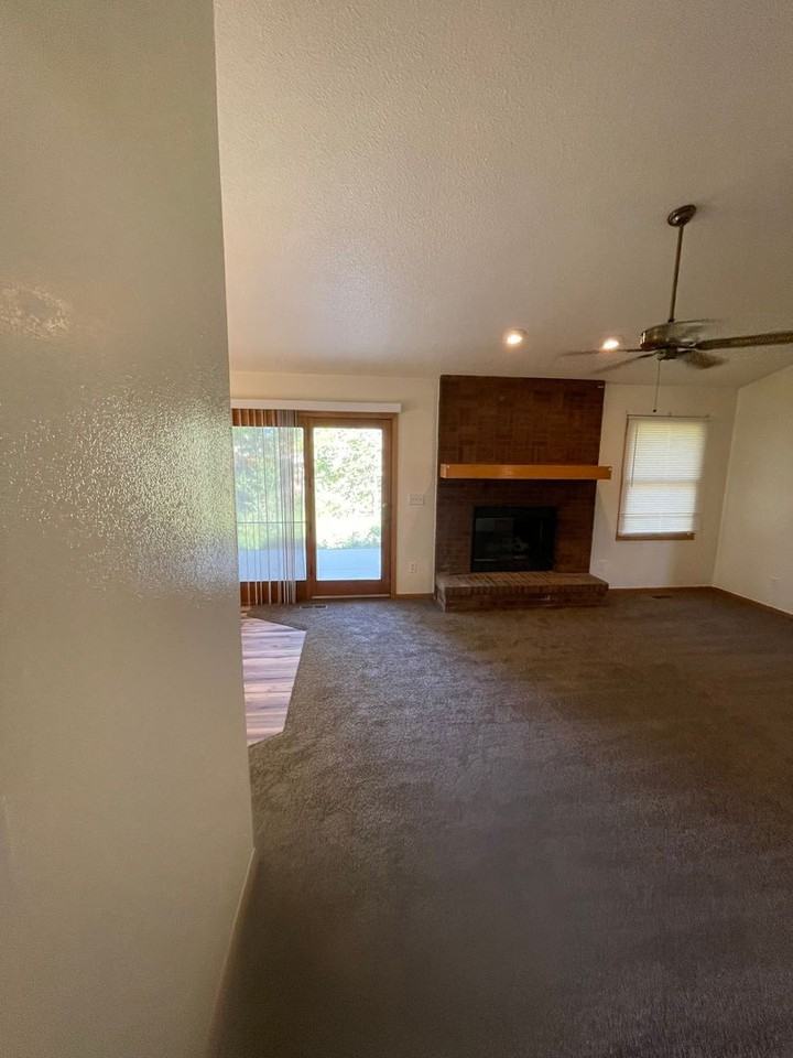 2315 43rd Avenue Ct - Photo 2 of 16