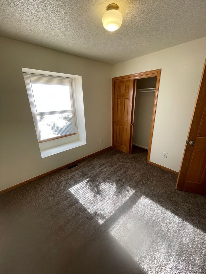 2315 43rd Avenue Ct - Photo 7 of 16
