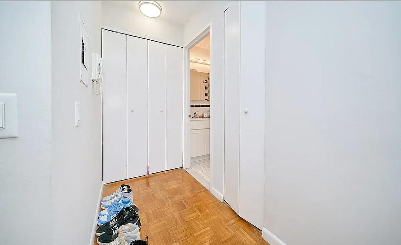 337 W 43rd St #2D - Photo 3 of 10