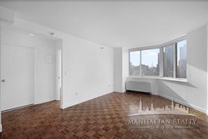 featured image of W 42nd St #11G