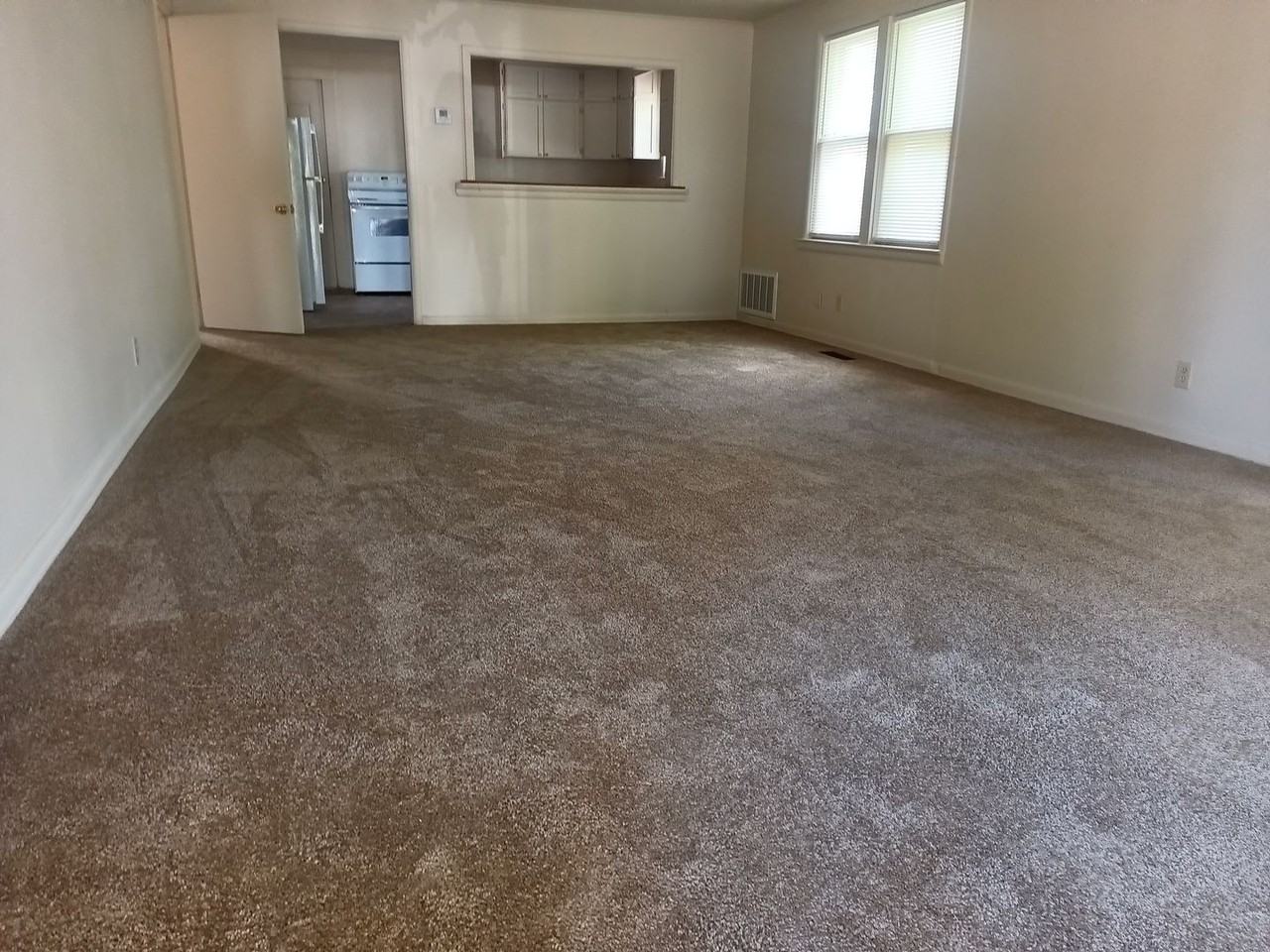 Sugartree Apartments and Townhomes - Photo 3 of 13