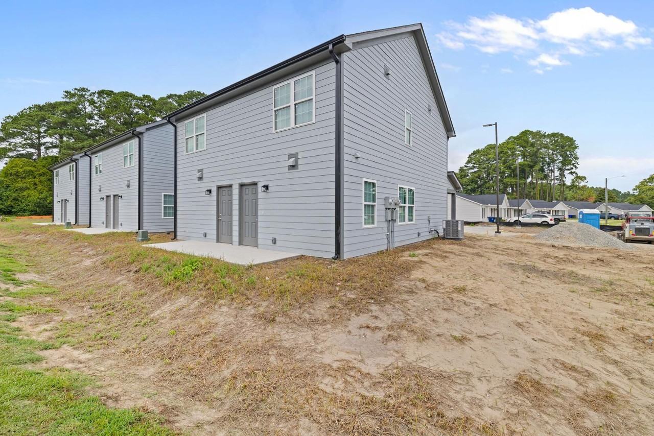 2300 Baxter Ln - Photo 4 of 10