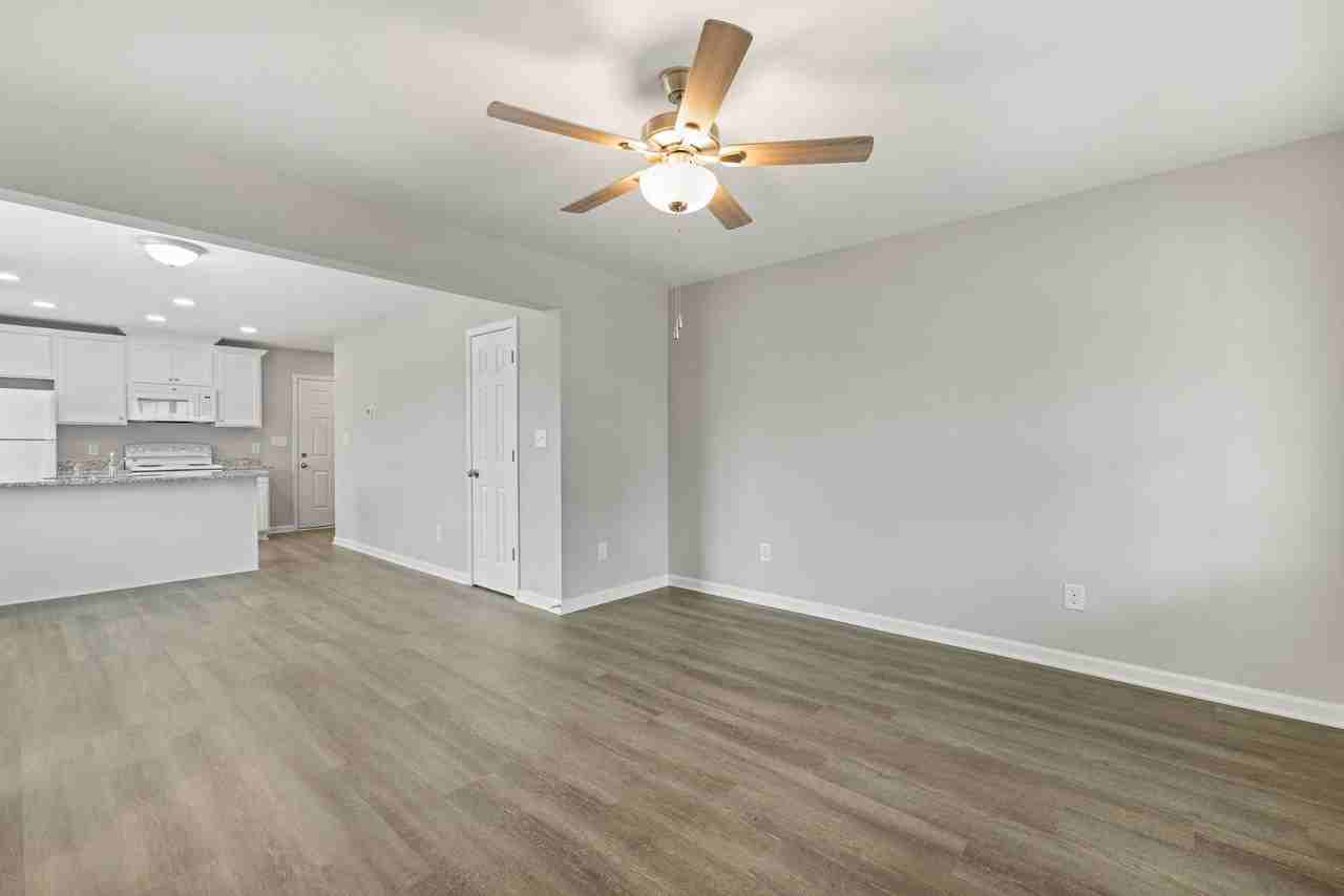 2300 Baxter Ln - Photo 5 of 10