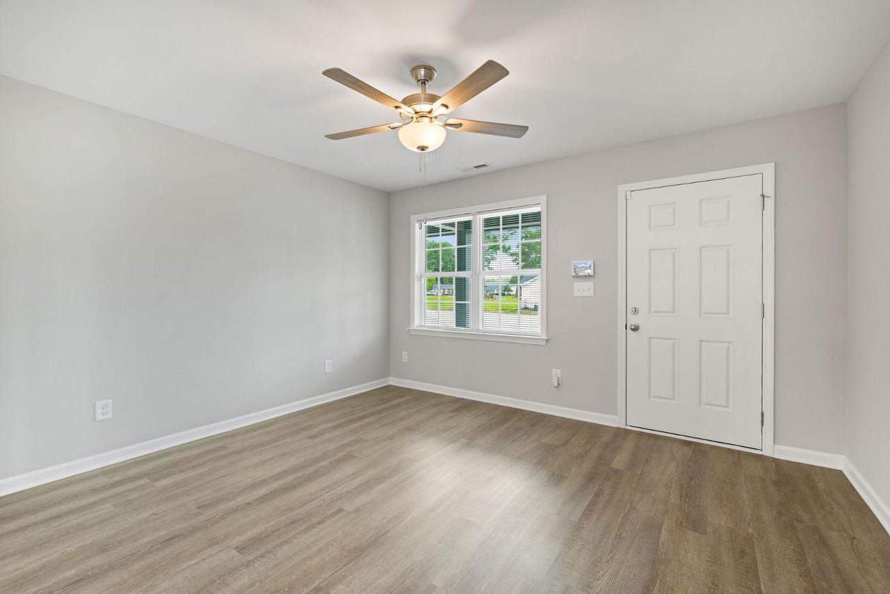 2300 Baxter Ln - Photo 6 of 10
