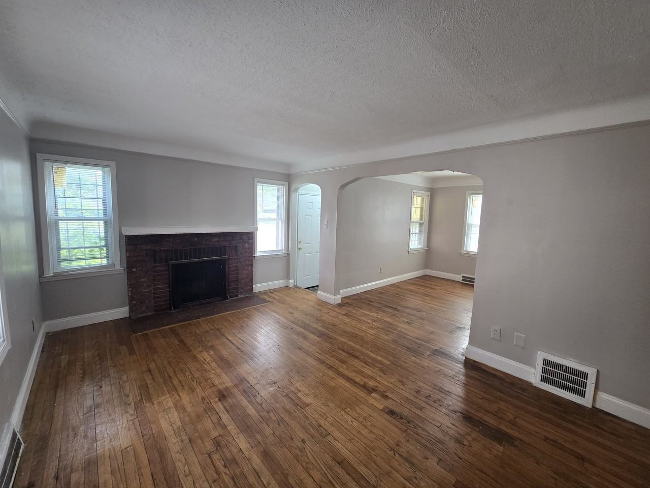 15401 Eastwood St #1 - Photo 3 of 26