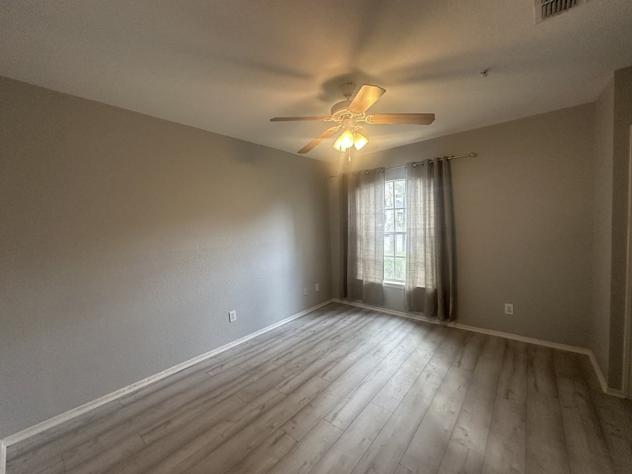 1701 The Greens Way - 1Unit 413 #1 - Photo 3 of 16