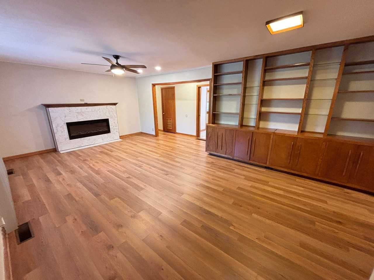 1054 N Eva Ave - Photo 3 of 20