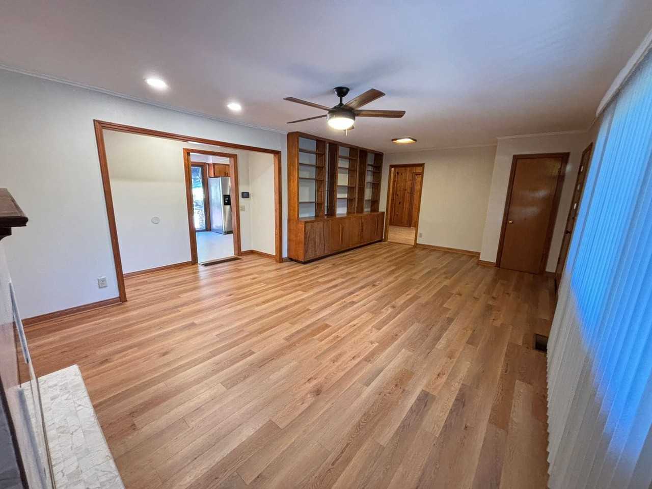 1054 N Eva Ave - Photo 4 of 20