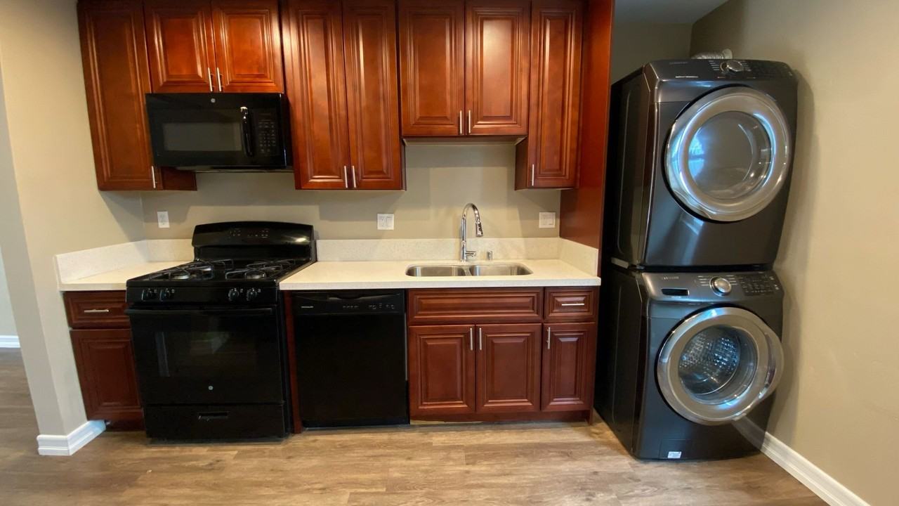 4245 Euclid Ave - Photo 3 of 18