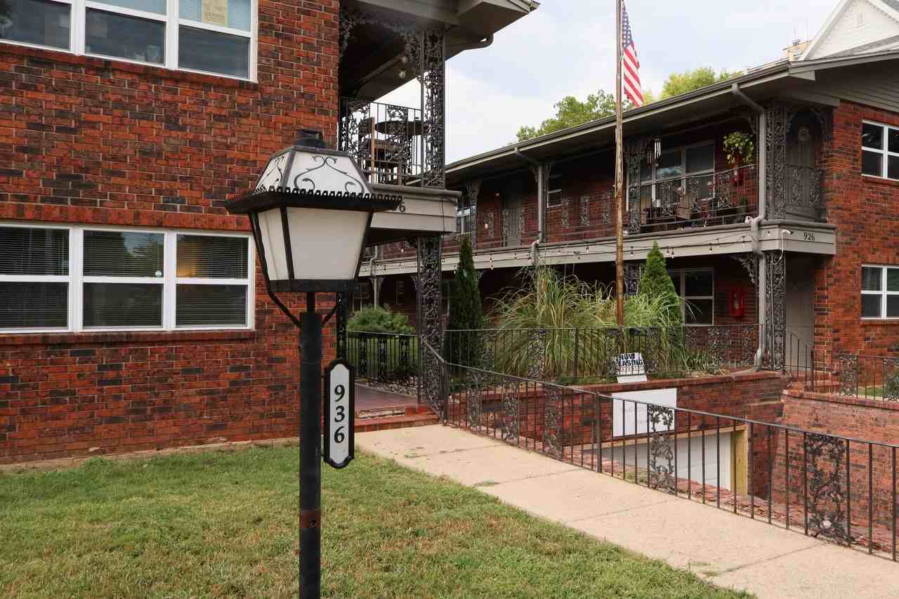 926 E Walnut St #926-9 - Photo 6 of 16