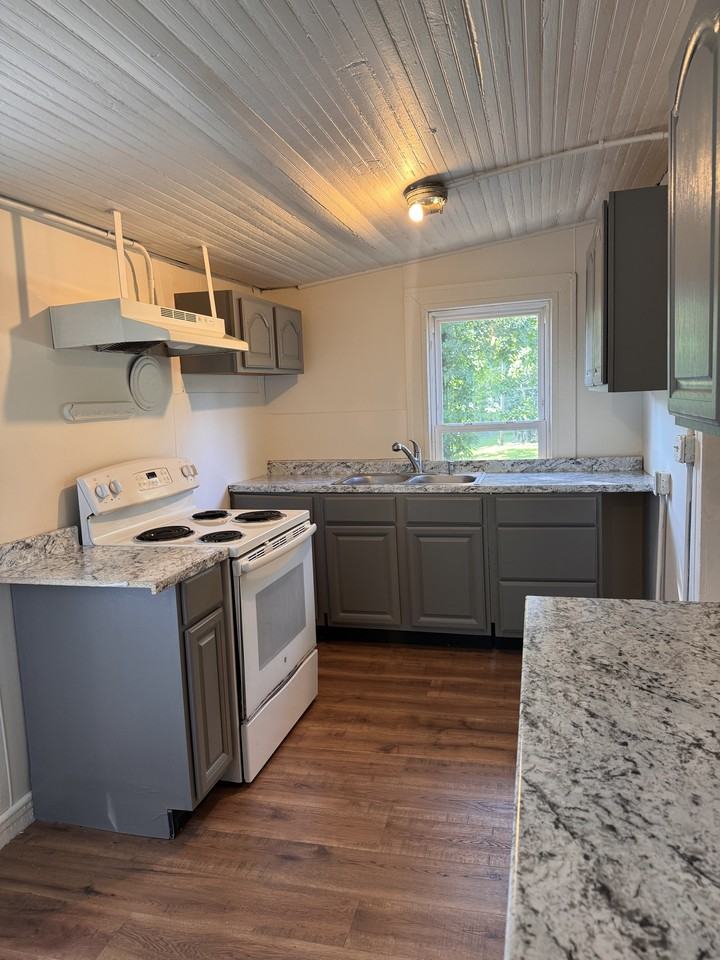 12294 Mount Rose Dr #1 - Photo 6 of 10