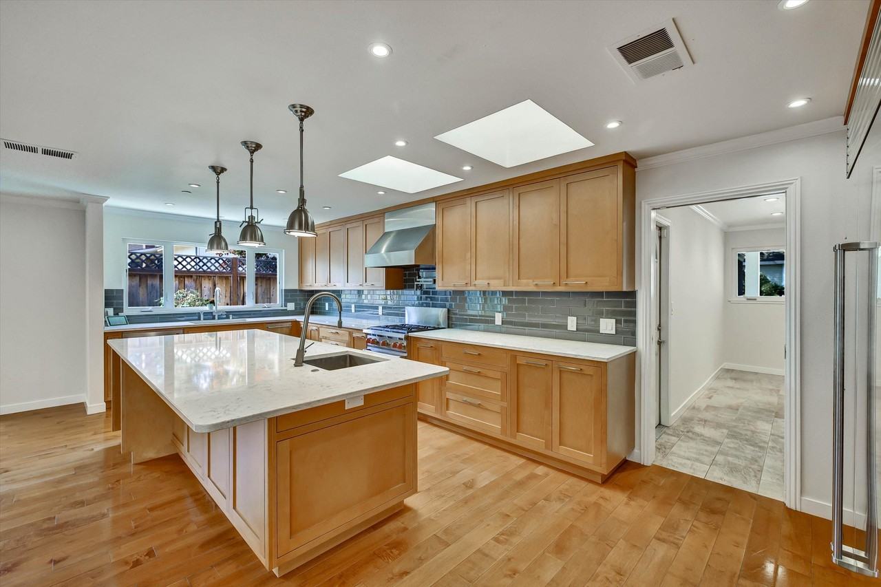 1681 Kensington Ave #1 - Photo 2 of 11