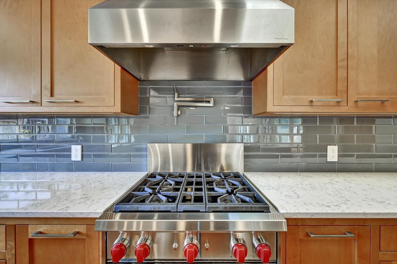 1681 Kensington Ave #1 - Photo 4 of 11