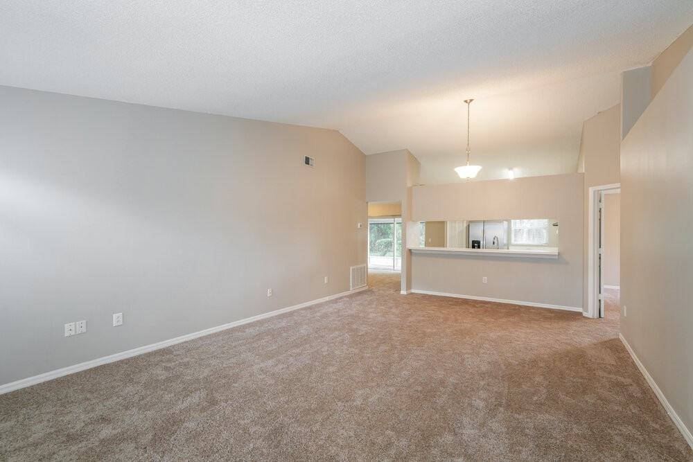 28546 Tall Grass Dr - Photo 4 of 16