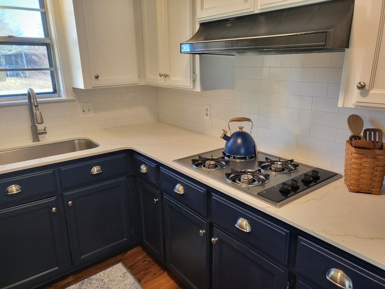 42 Thompson Dr #1 - Photo 6 of 12