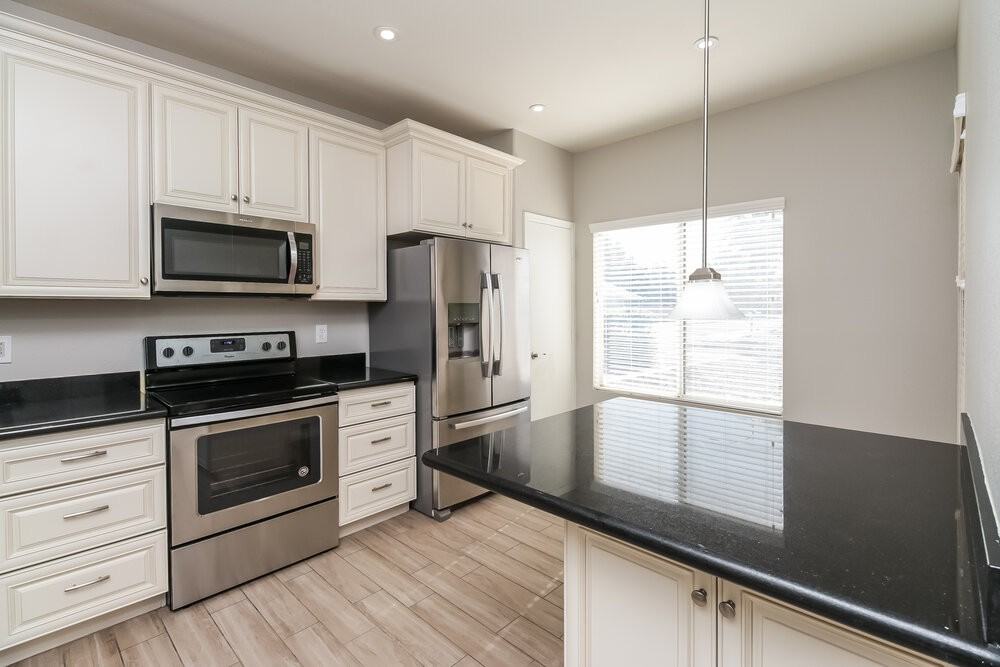 8146 E Onza Ave - Photo 5 of 15