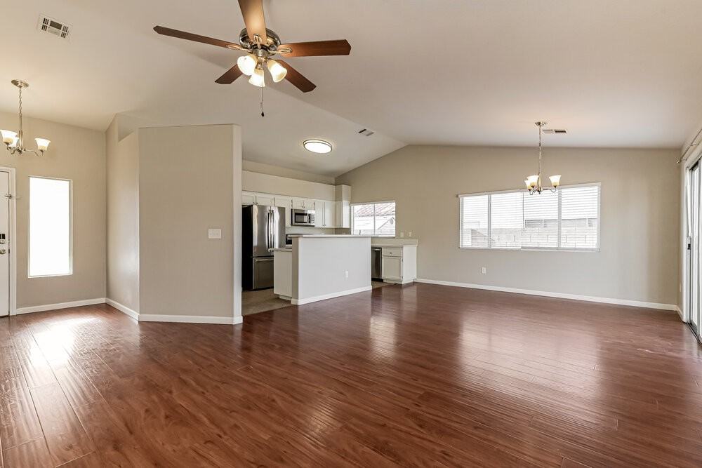 718 Saratoga Springs St - Photo 4 of 16