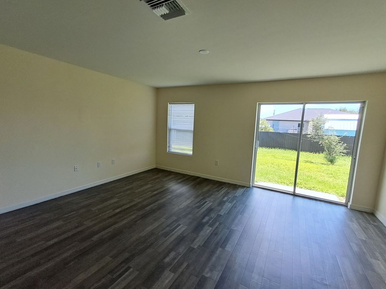 26 Ne 12th Ter - Photo 6 of 7