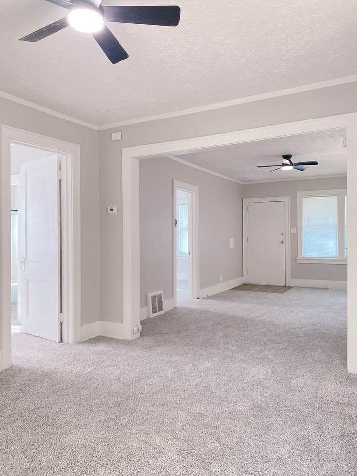 2869 Sprague St - Photo 6 of 21