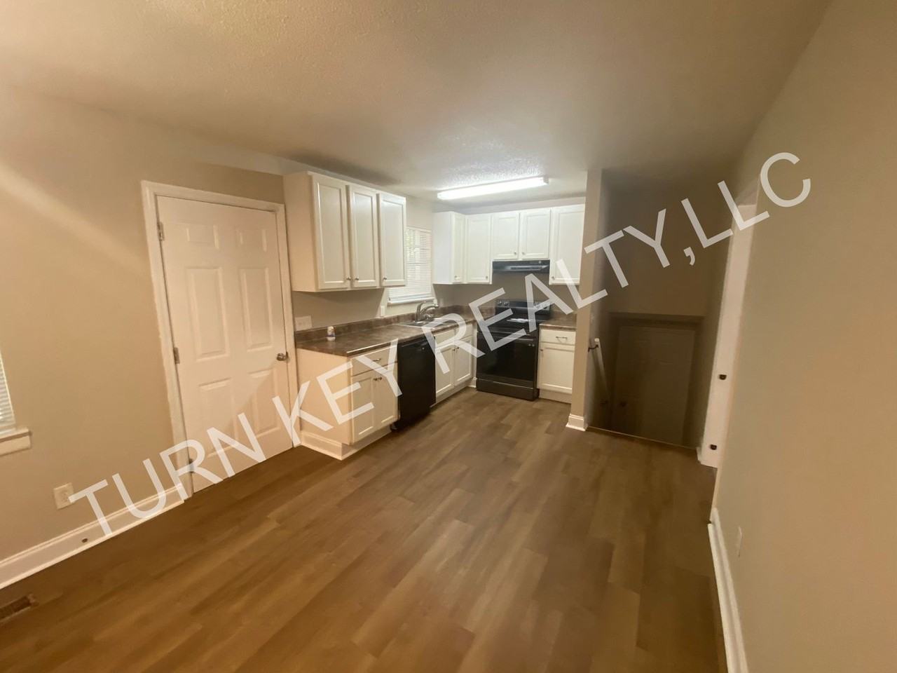 1608 Azalea Dr - Photo 4 of 11