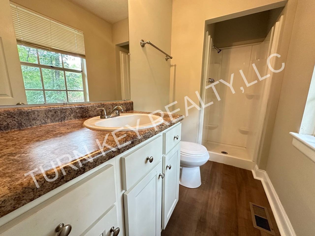 1608 Azalea Dr - Photo 7 of 11
