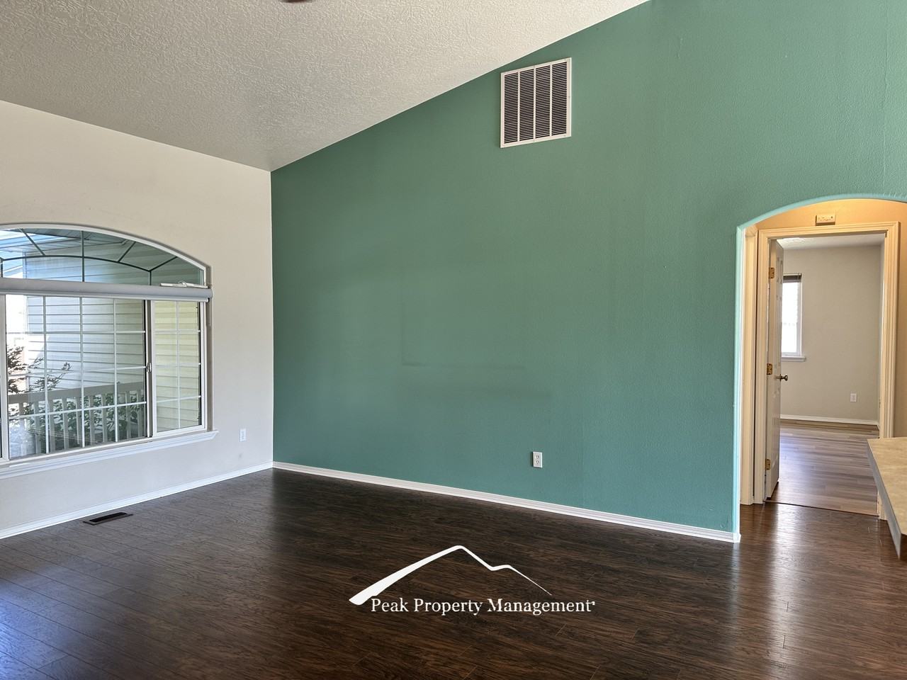 605 W Mulberry Loop #1 - Photo 5 of 28