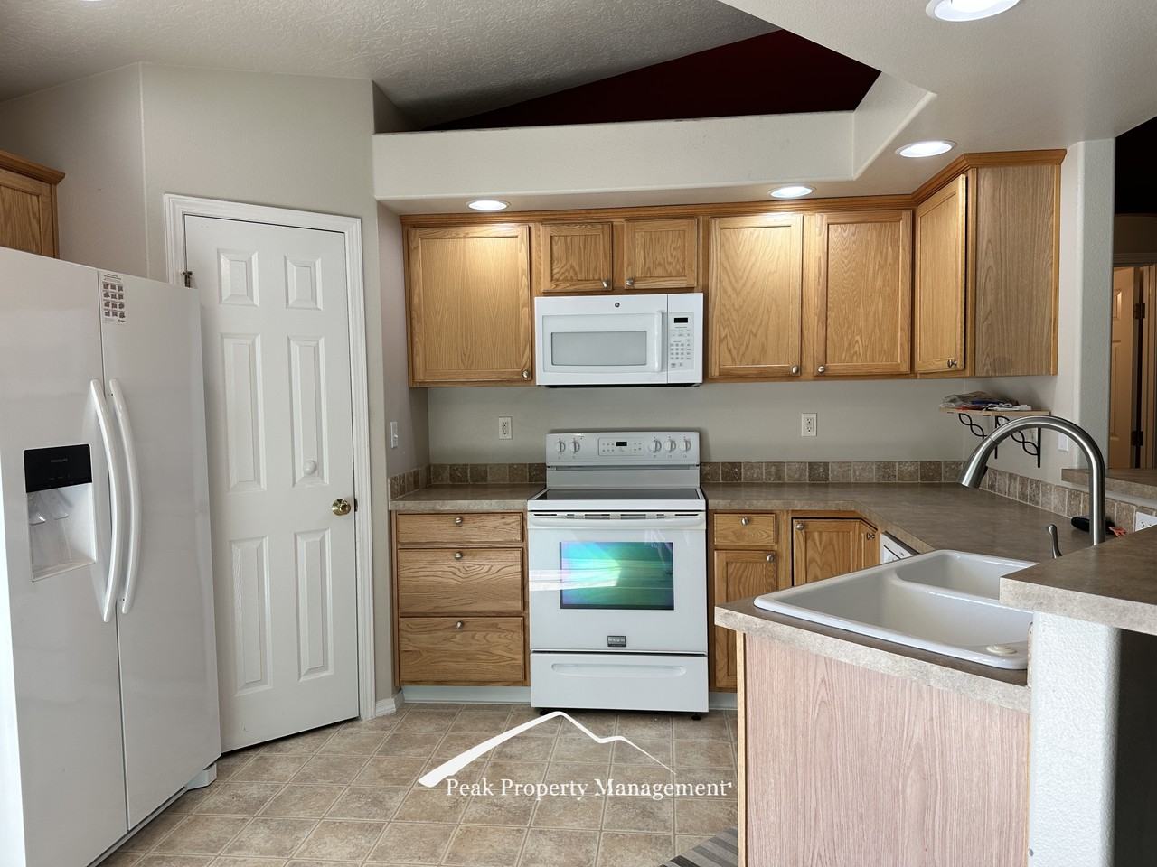 605 W Mulberry Loop #1 - Photo 6 of 28