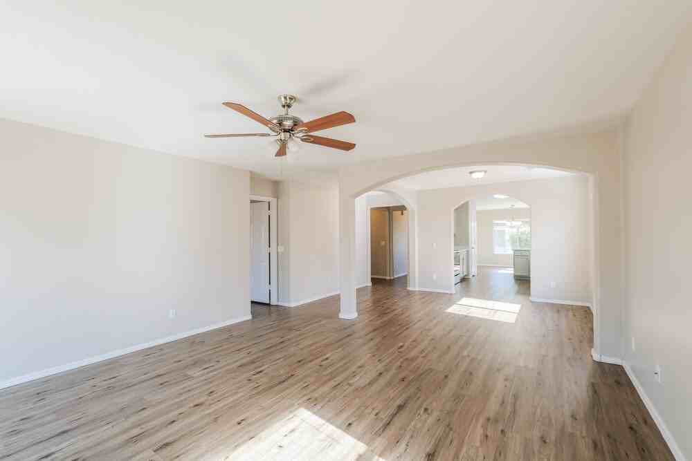 25213 W Cranston Pl - Photo 4 of 16