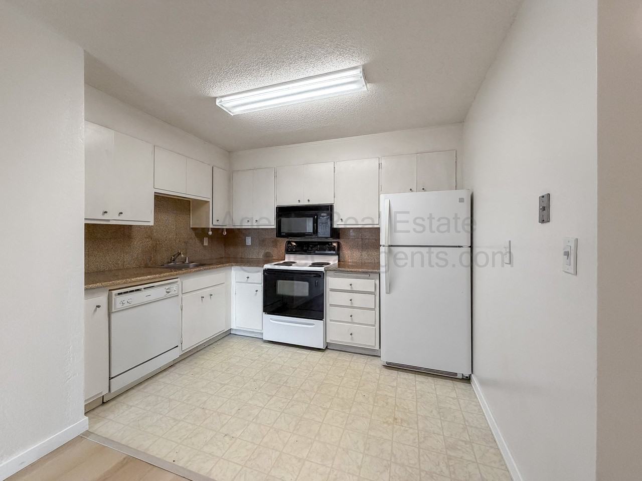 2 Panoramic Way - Photo 2 of 15