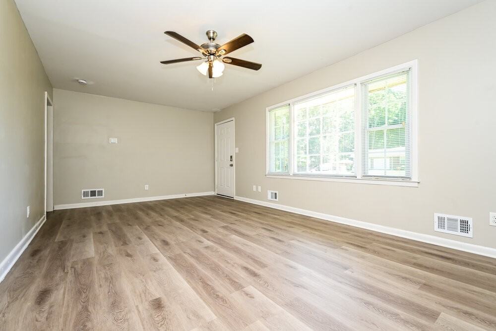 2372 Rolling Rock Dr - Photo 5 of 18