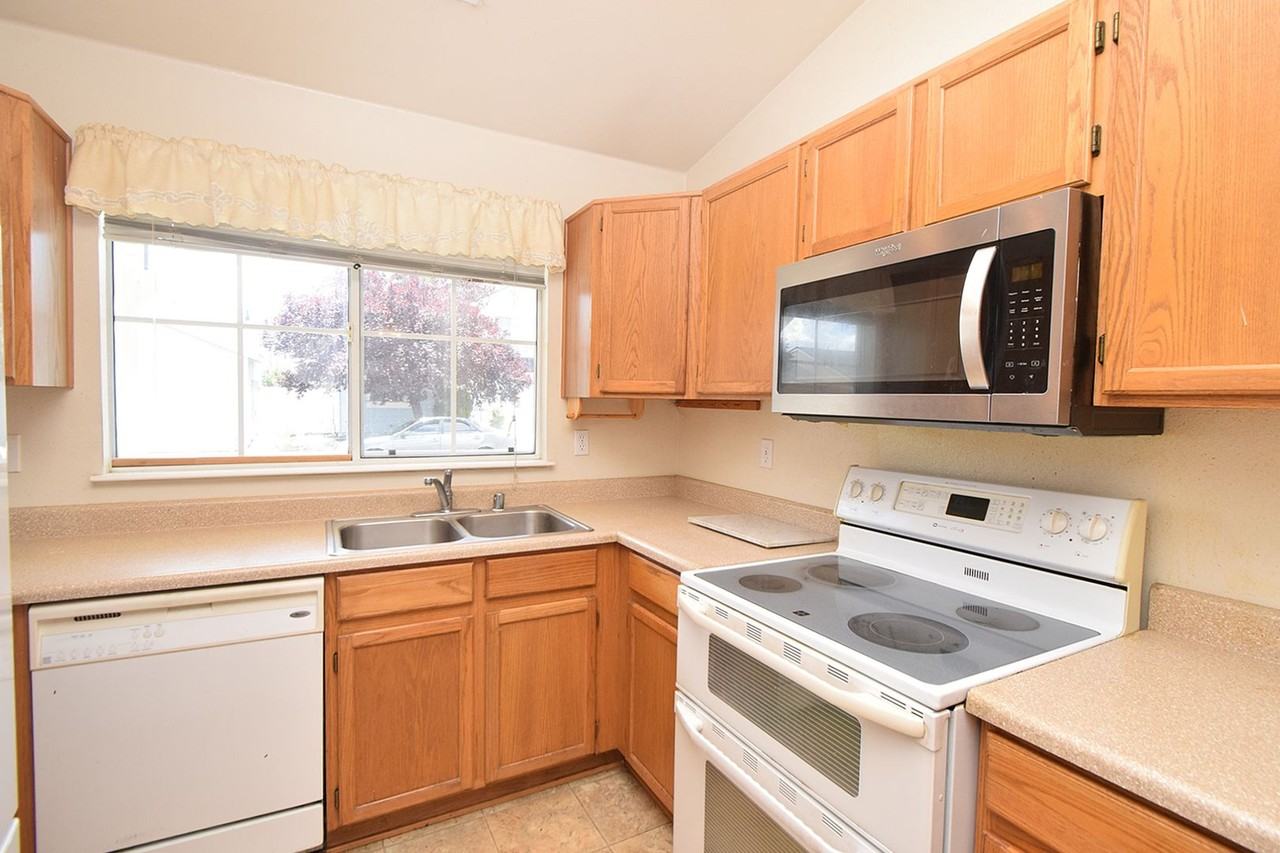 4586 China Rose Cir - Photo 2 of 23