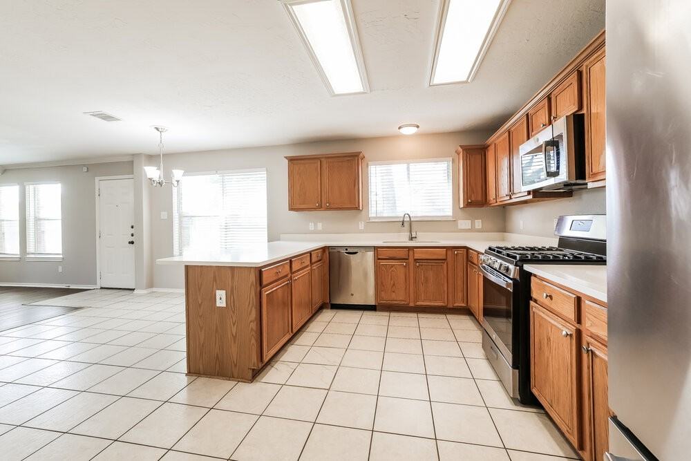 7411 Telico Junction Ln - Photo 7 of 17