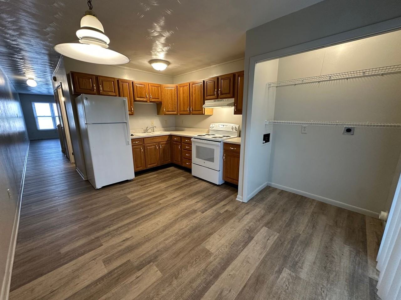 2219 Bel Air Dr - Photo 2 of 9