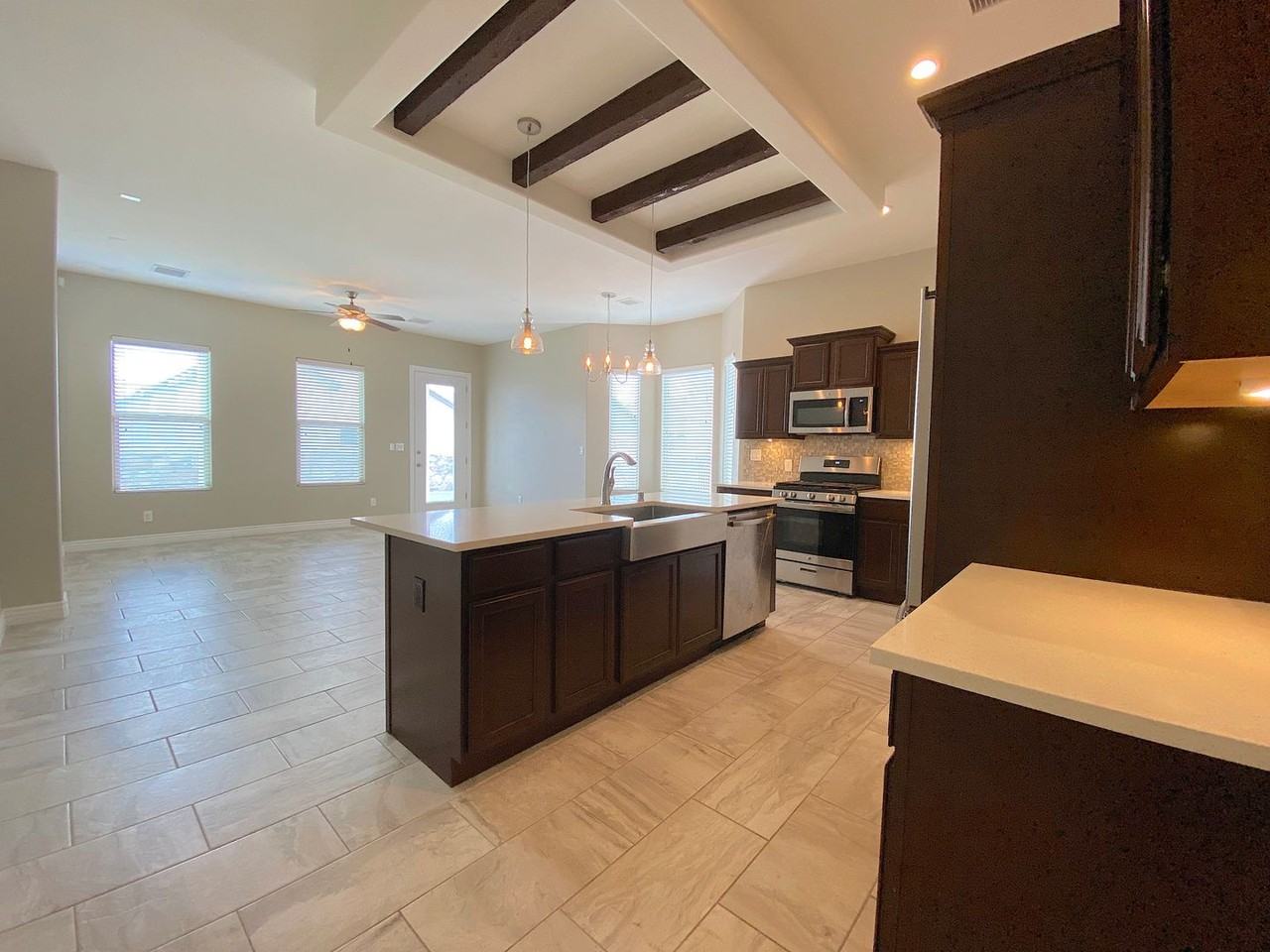 781 Ovington Rd - Photo 5 of 26