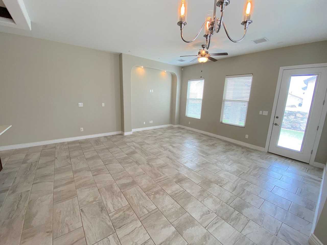 781 Ovington Rd - Photo 6 of 26