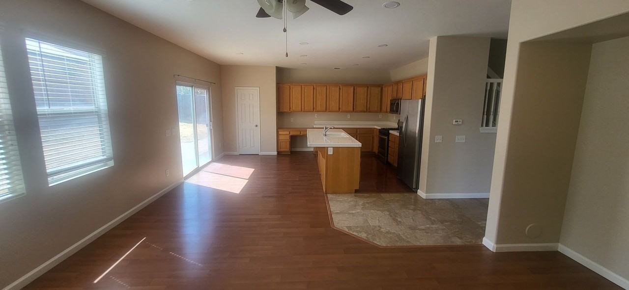 33207 Breighton Wood St - Photo 4 of 20