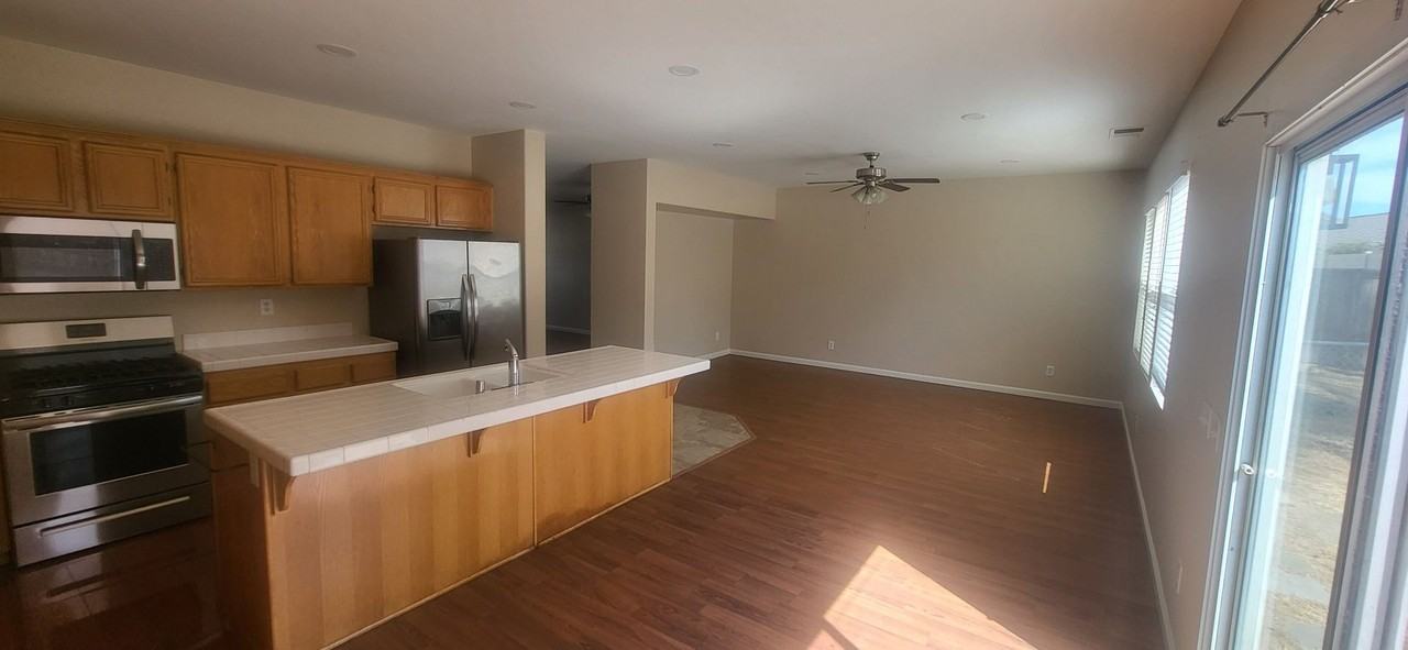 33207 Breighton Wood St - Photo 6 of 20