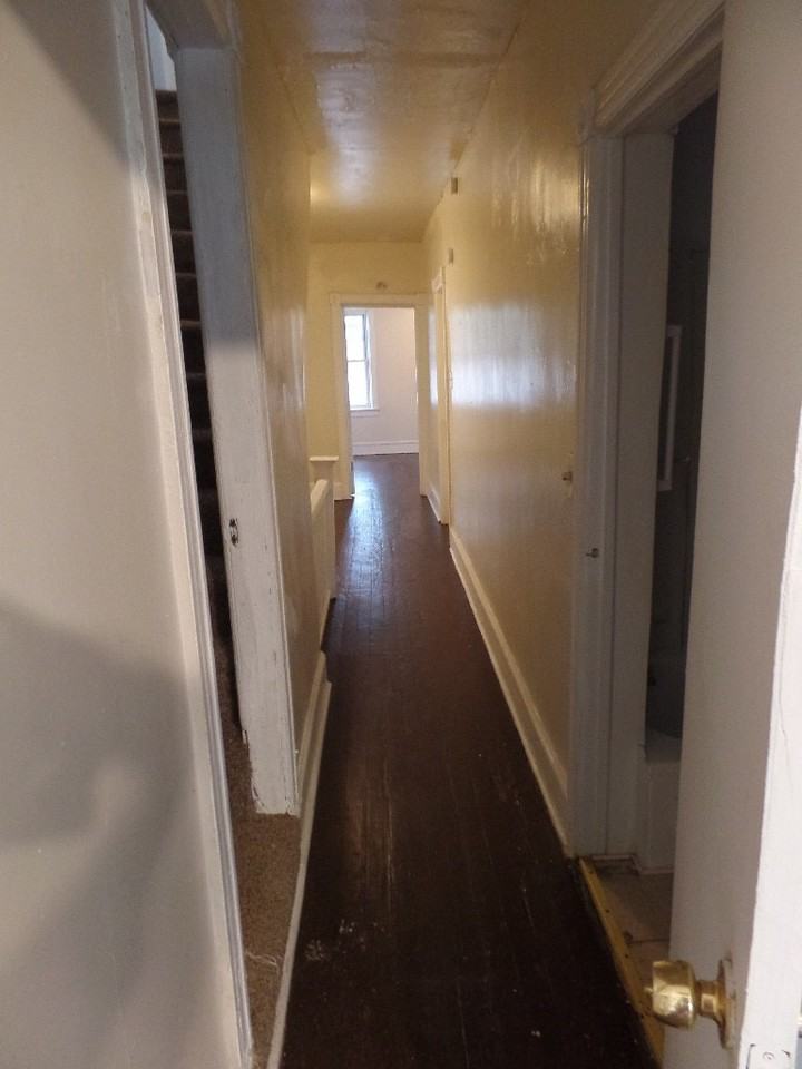 846 Stuyvesant Ave - Photo 4 of 12
