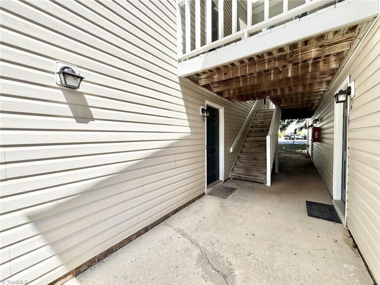 5655 Hornaday Rd - Photo 2 of 16