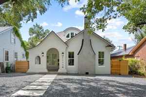 featured image of 1113 W 22nd 1/2 St
