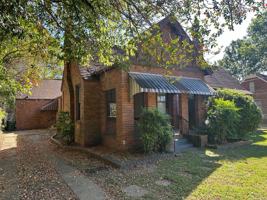 featured image of 3377/3379 Lexington Road